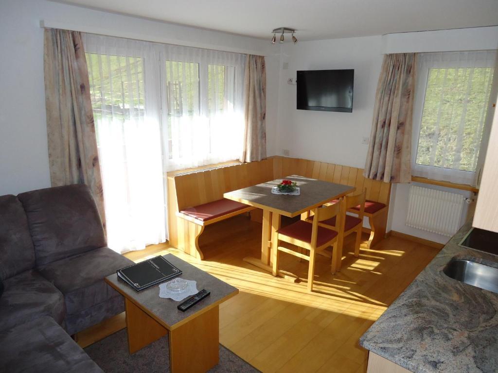Apartamento Haus Orion Saas-Fee Habitación foto